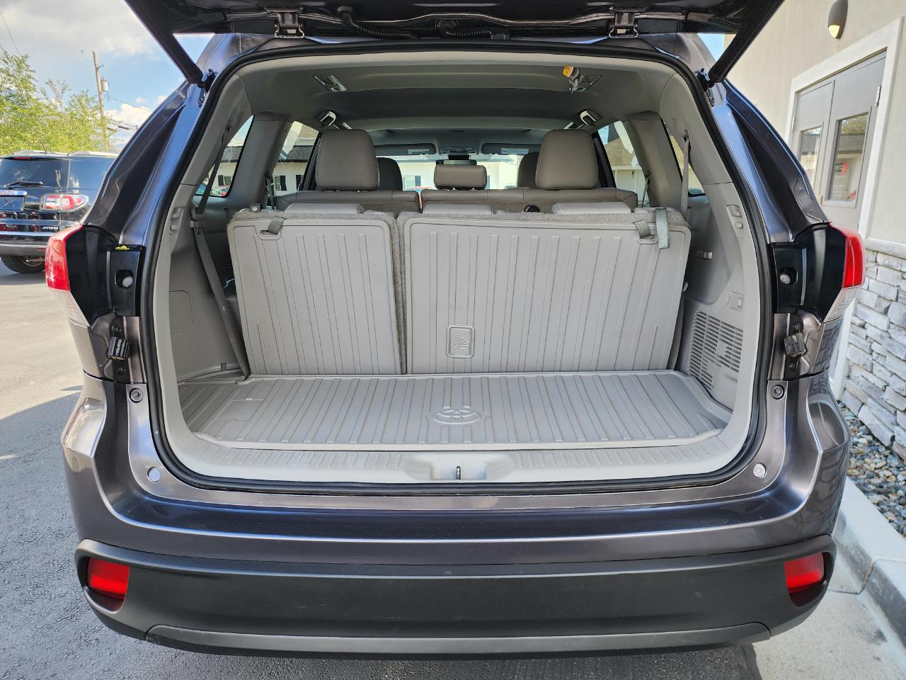 Toyota Highlander XLE AWD V6 2019