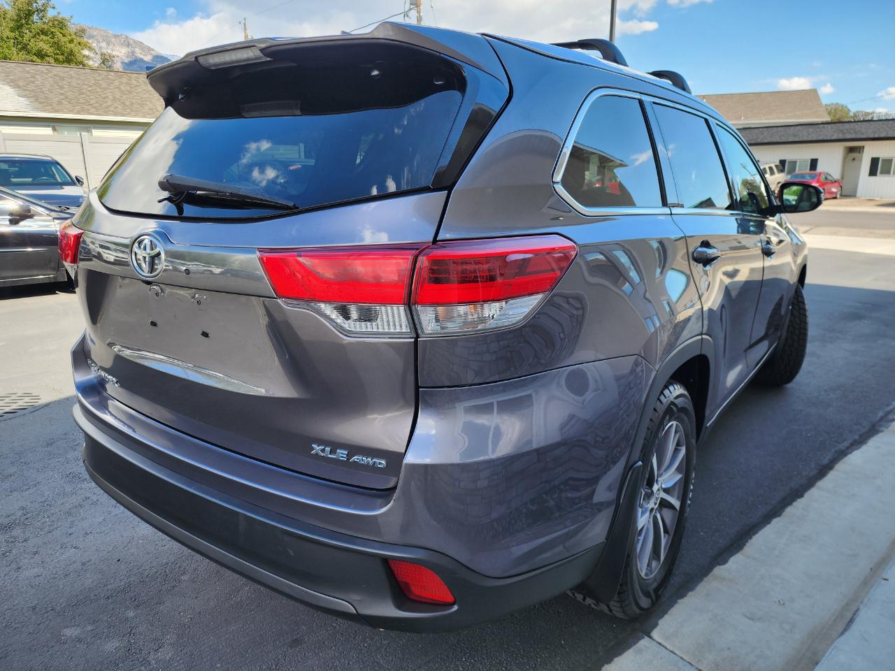 Toyota Highlander XLE AWD V6 2019
