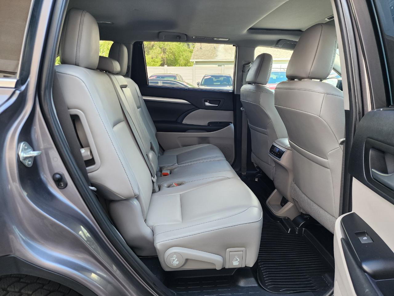 Toyota Highlander XLE AWD V6 2019