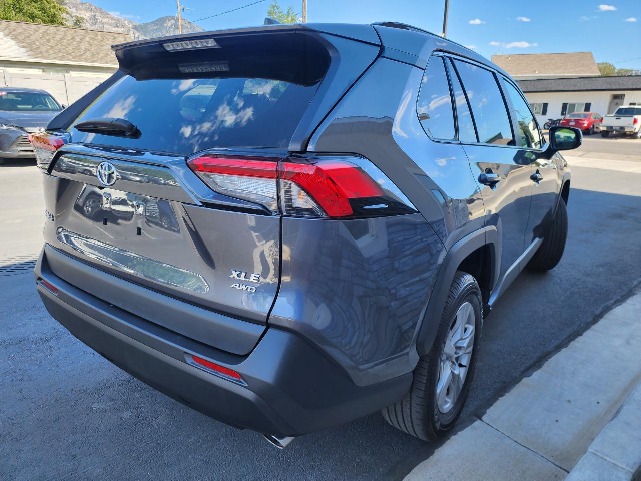 Toyota RAV4 XLE AWD 2025