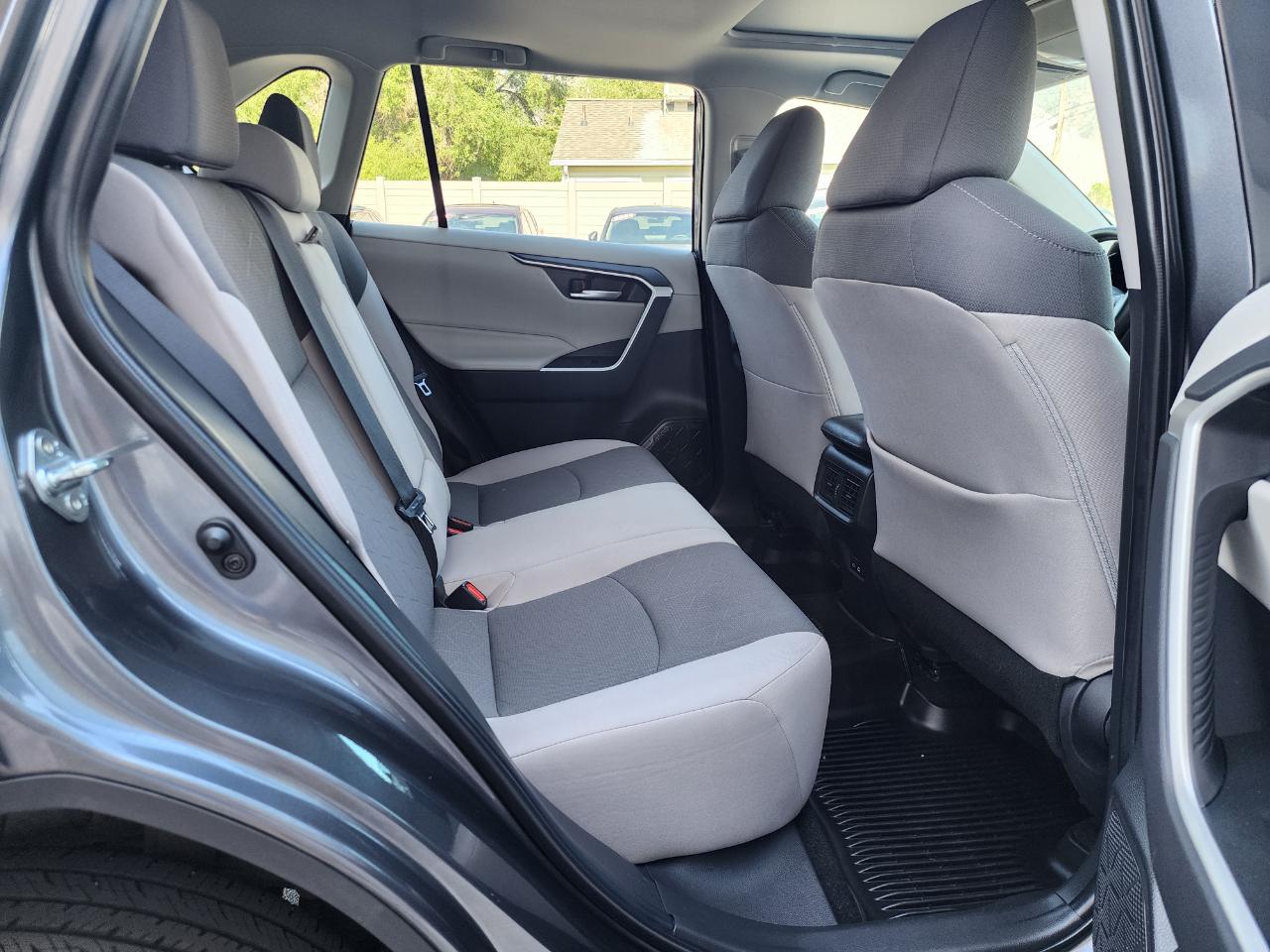 Toyota RAV4 XLE AWD 2025