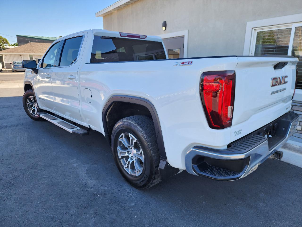GMC Sierra 1500 SLE Crew Cab Short Box 4WD 2020