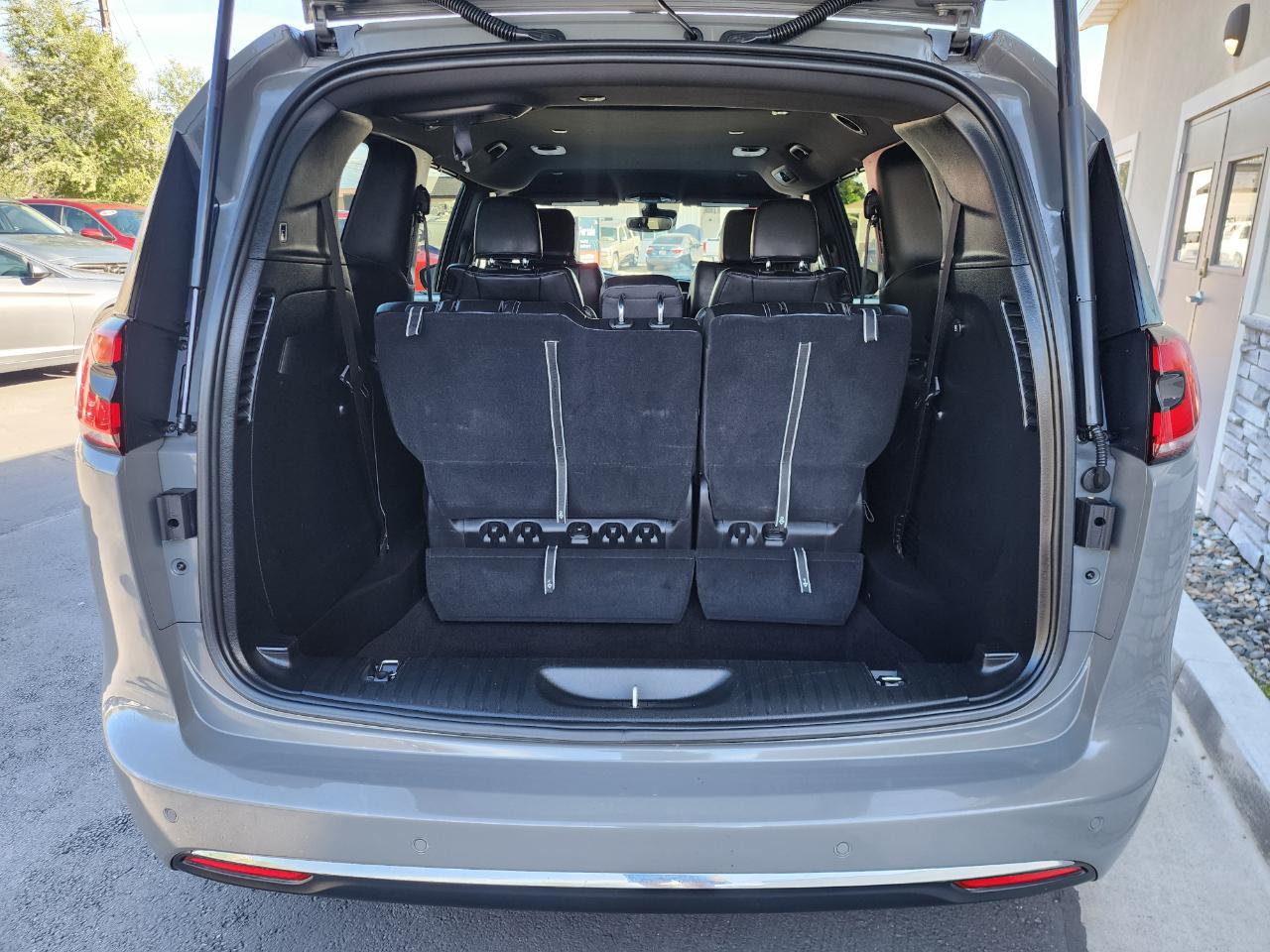 Chrysler Pacifica Select 2025