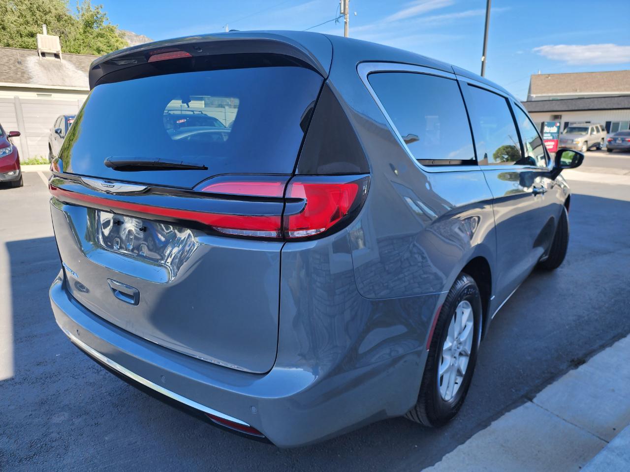 Chrysler Pacifica Select 2025