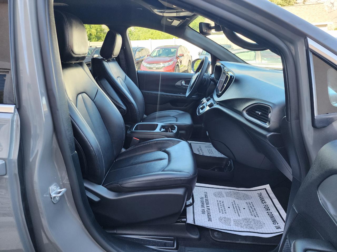 Chrysler Pacifica Select 2025