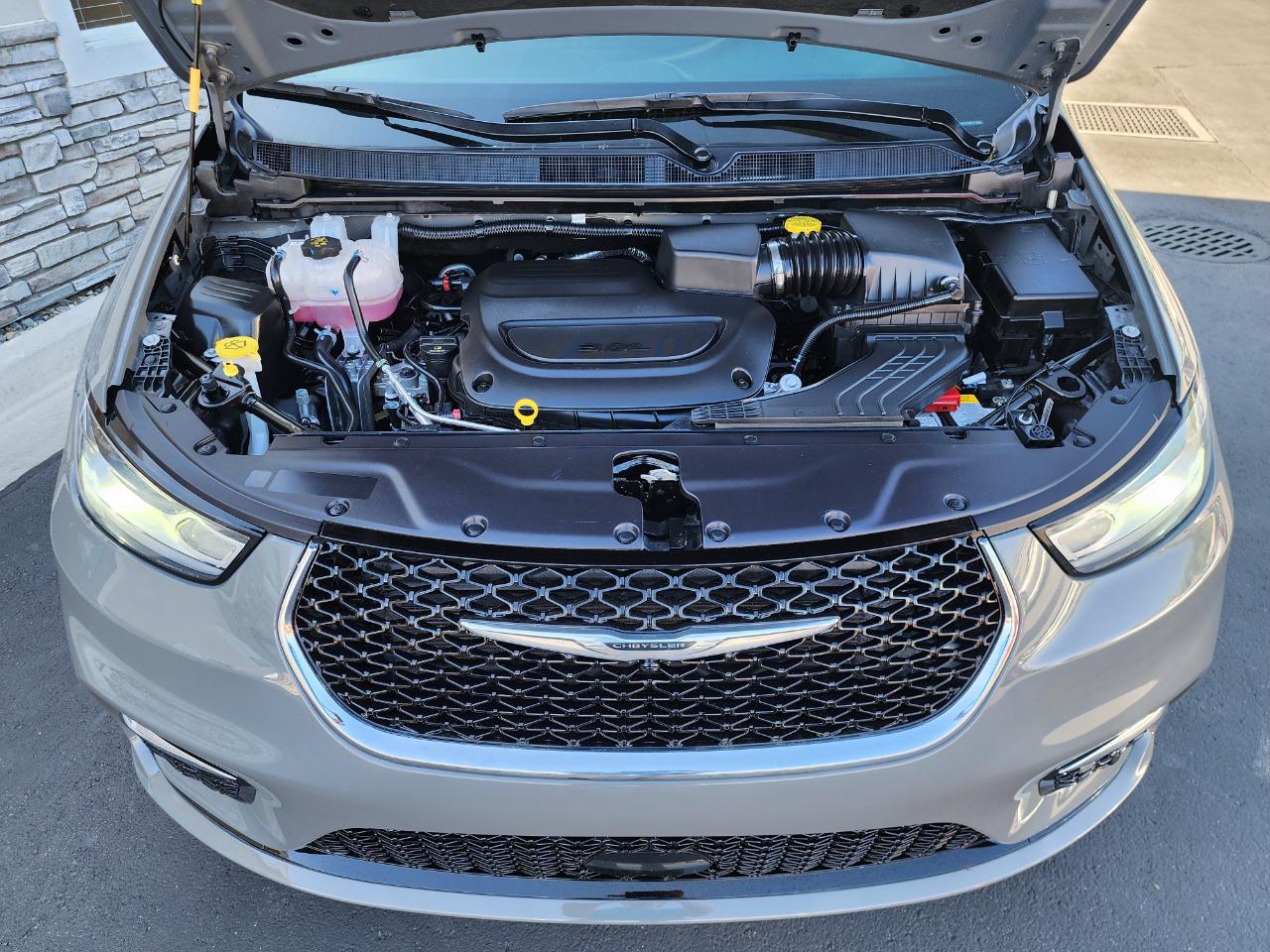 Chrysler Pacifica Select 2025