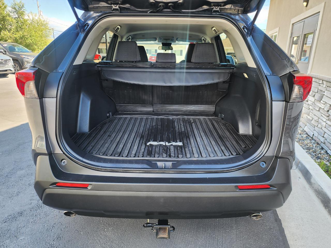 Toyota RAV4 Hybrid LE 2024