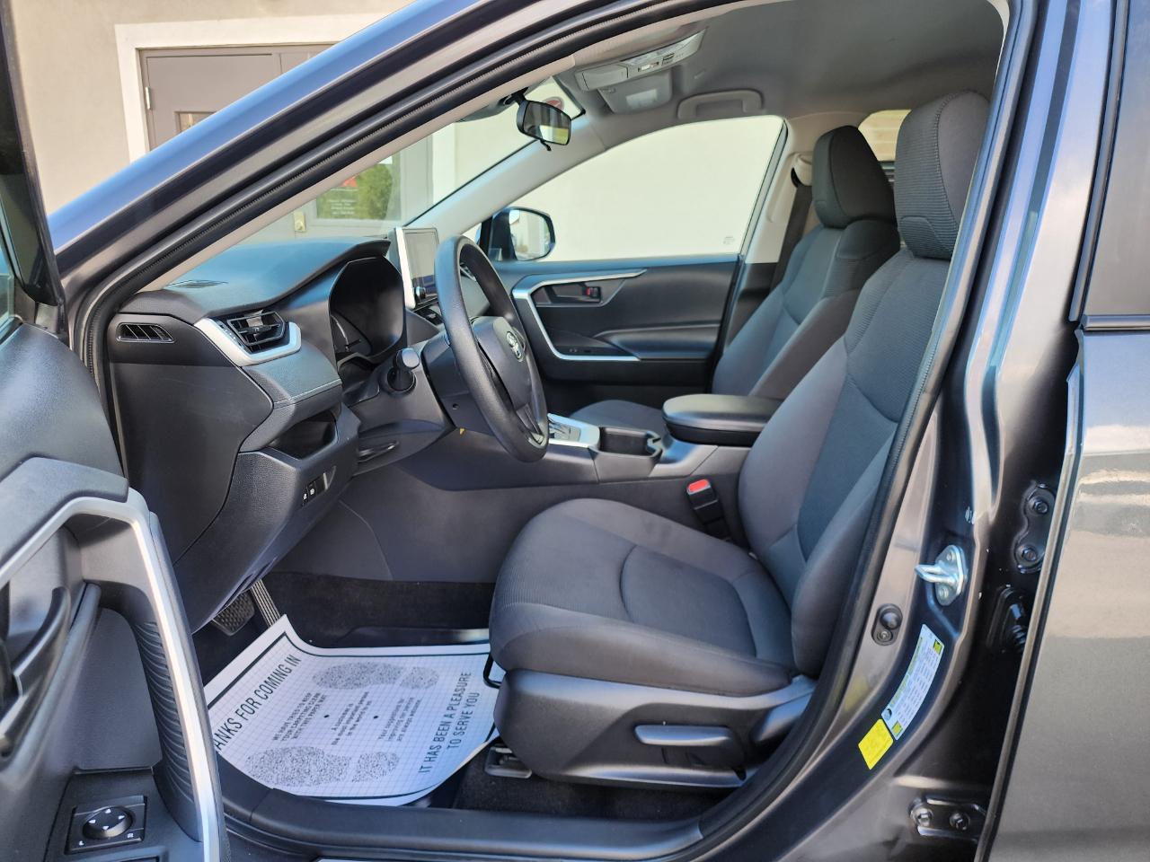 Toyota RAV4 Hybrid LE 2024