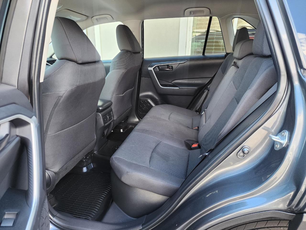 Toyota RAV4 Hybrid LE 2024