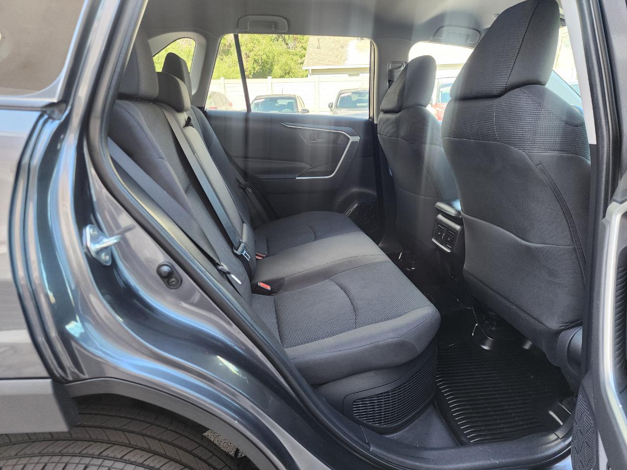 Toyota RAV4 Hybrid LE 2024