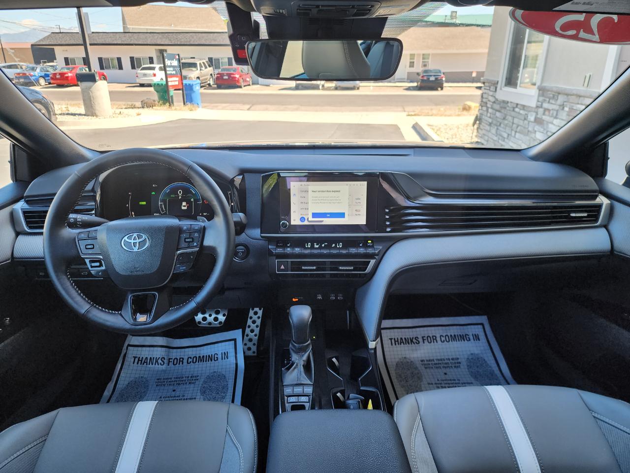 Toyota Camry Hybrid SE AWD 2025