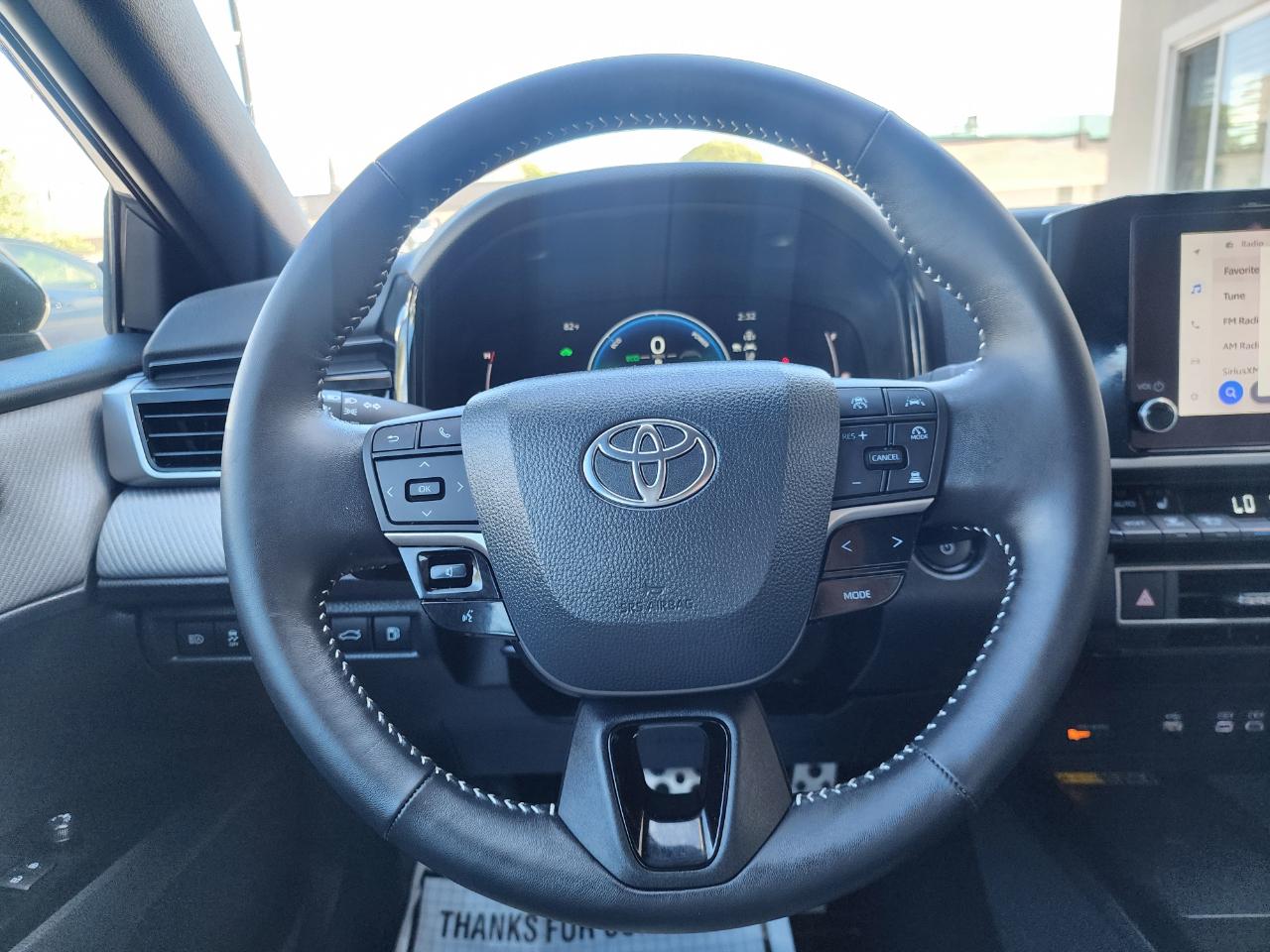 Toyota Camry Hybrid SE AWD 2025
