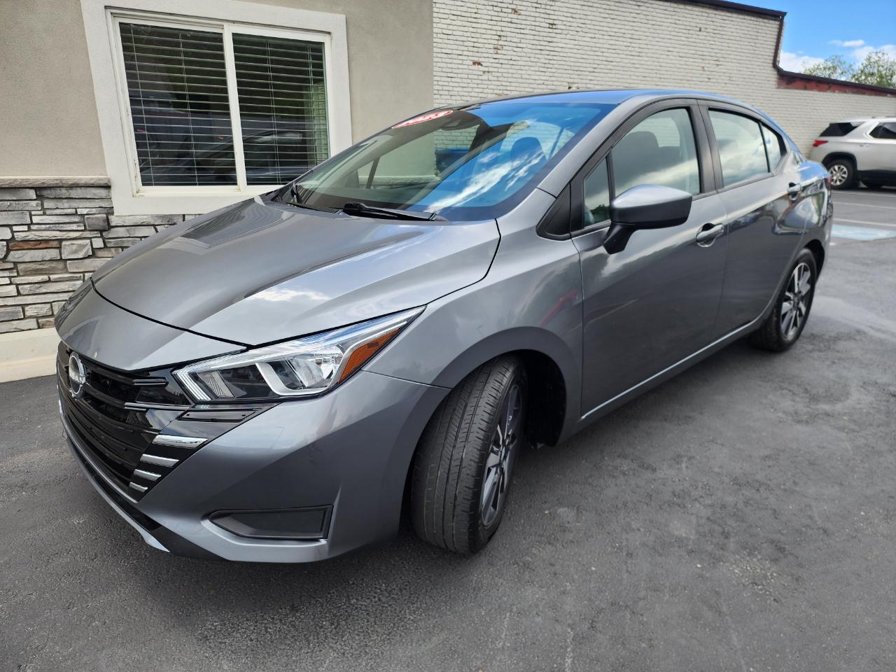 Nissan Versa SV 2023