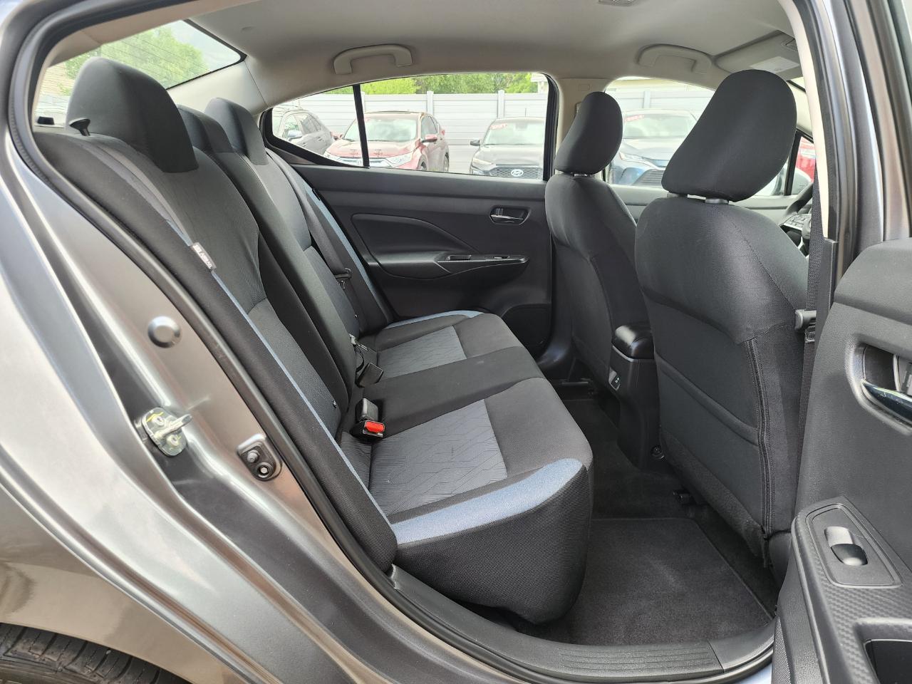Nissan Versa SV 2023
