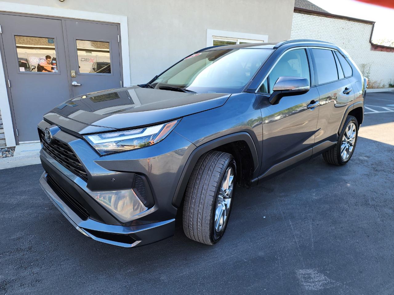 Toyota RAV4 XLE Premium AWD 2025