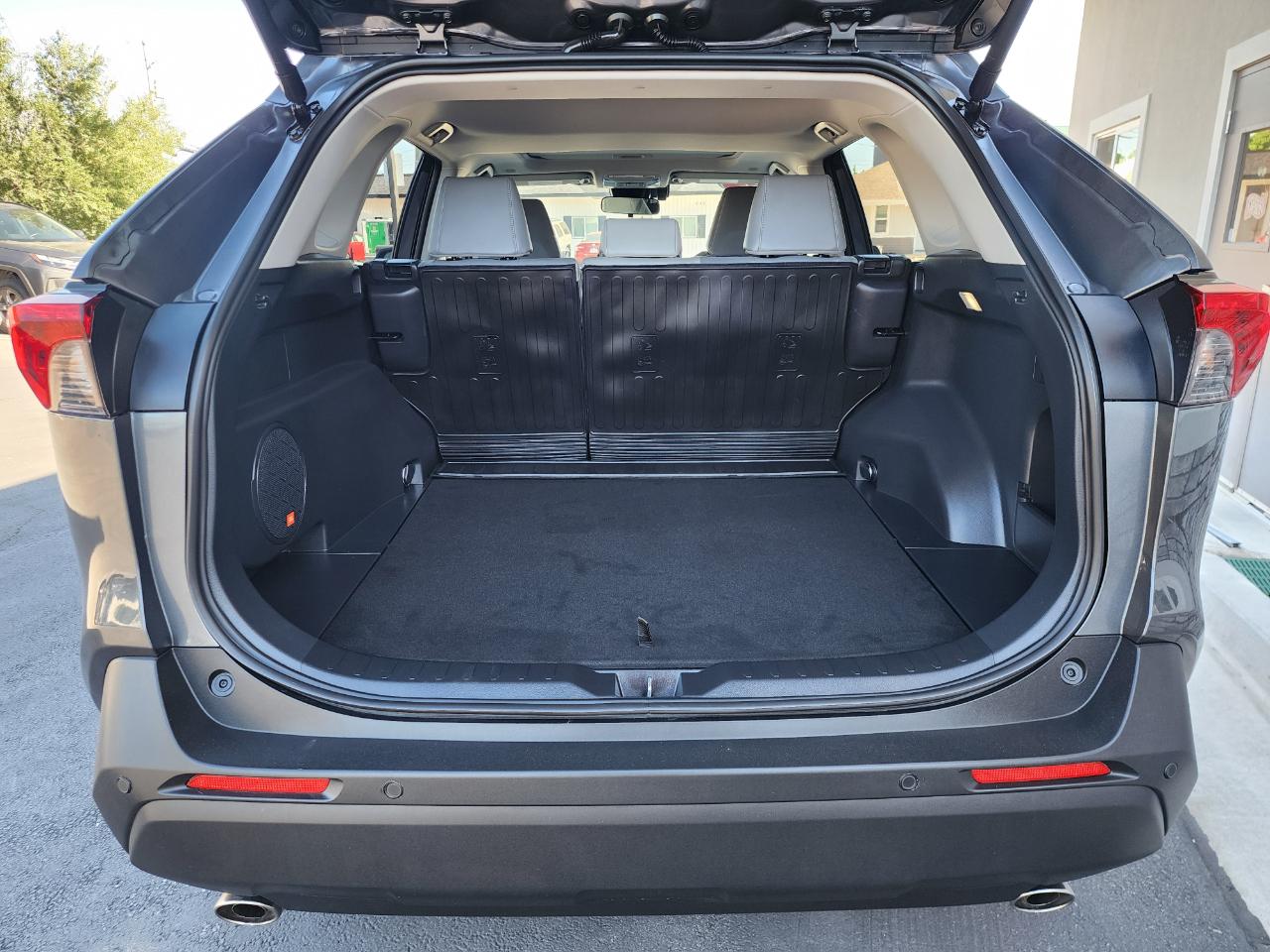 Toyota RAV4 XLE Premium AWD 2025