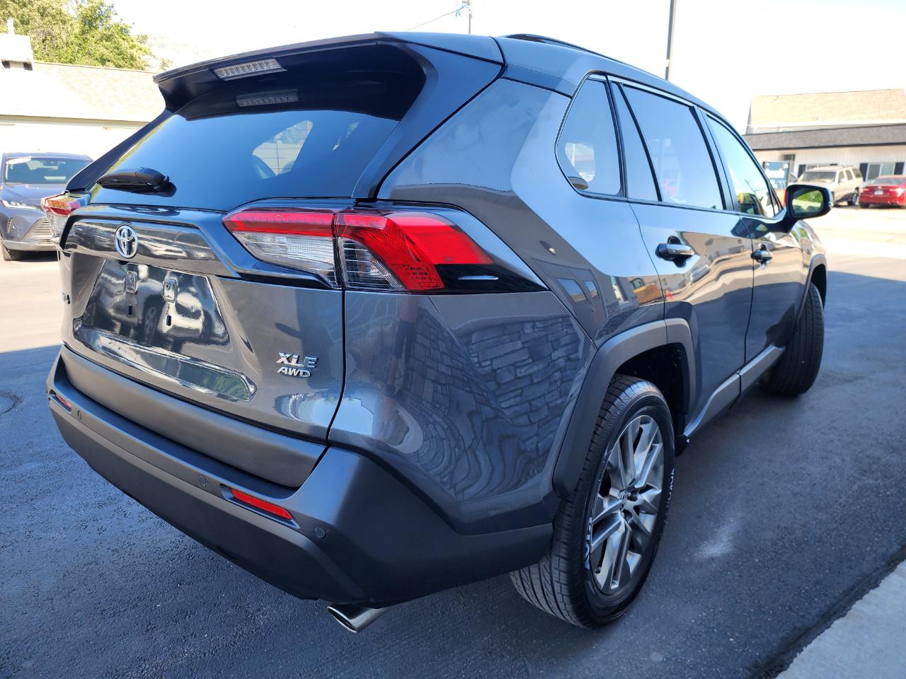 Toyota RAV4 XLE Premium AWD 2025