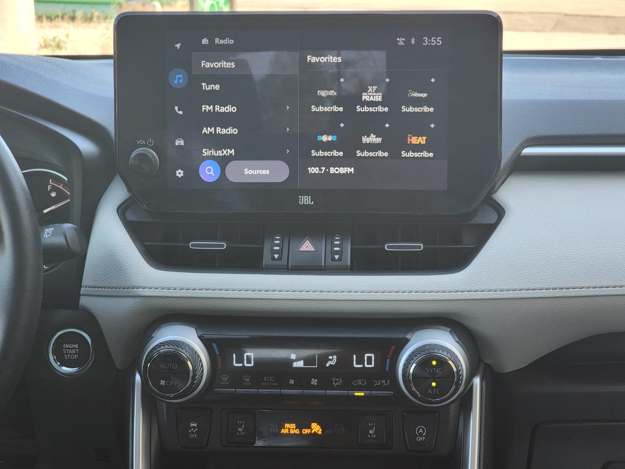 Toyota RAV4 XLE Premium AWD 2025