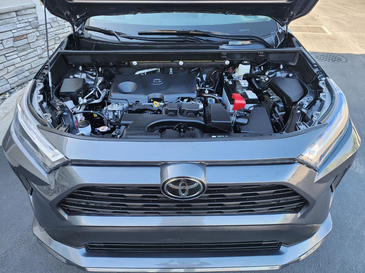 Toyota RAV4 XLE Premium AWD 2025