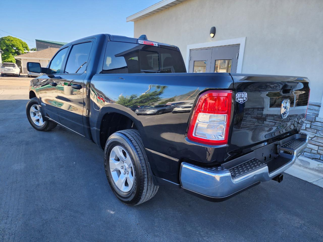 RAM 1500 Tradesman Crew Cab SB 4WD 2022