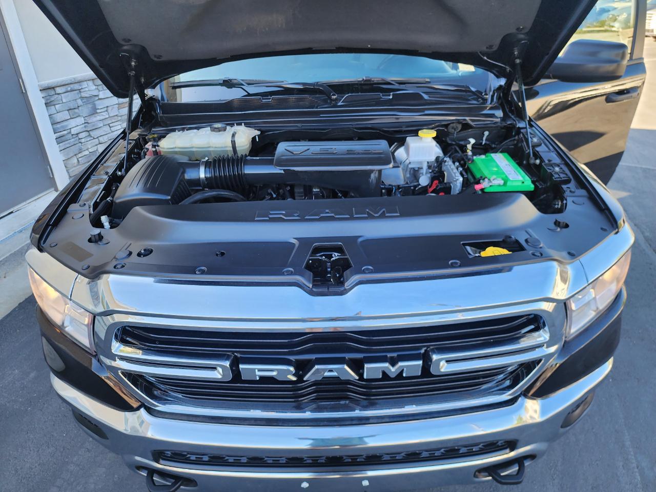 RAM 1500 Tradesman Crew Cab SB 4WD 2022