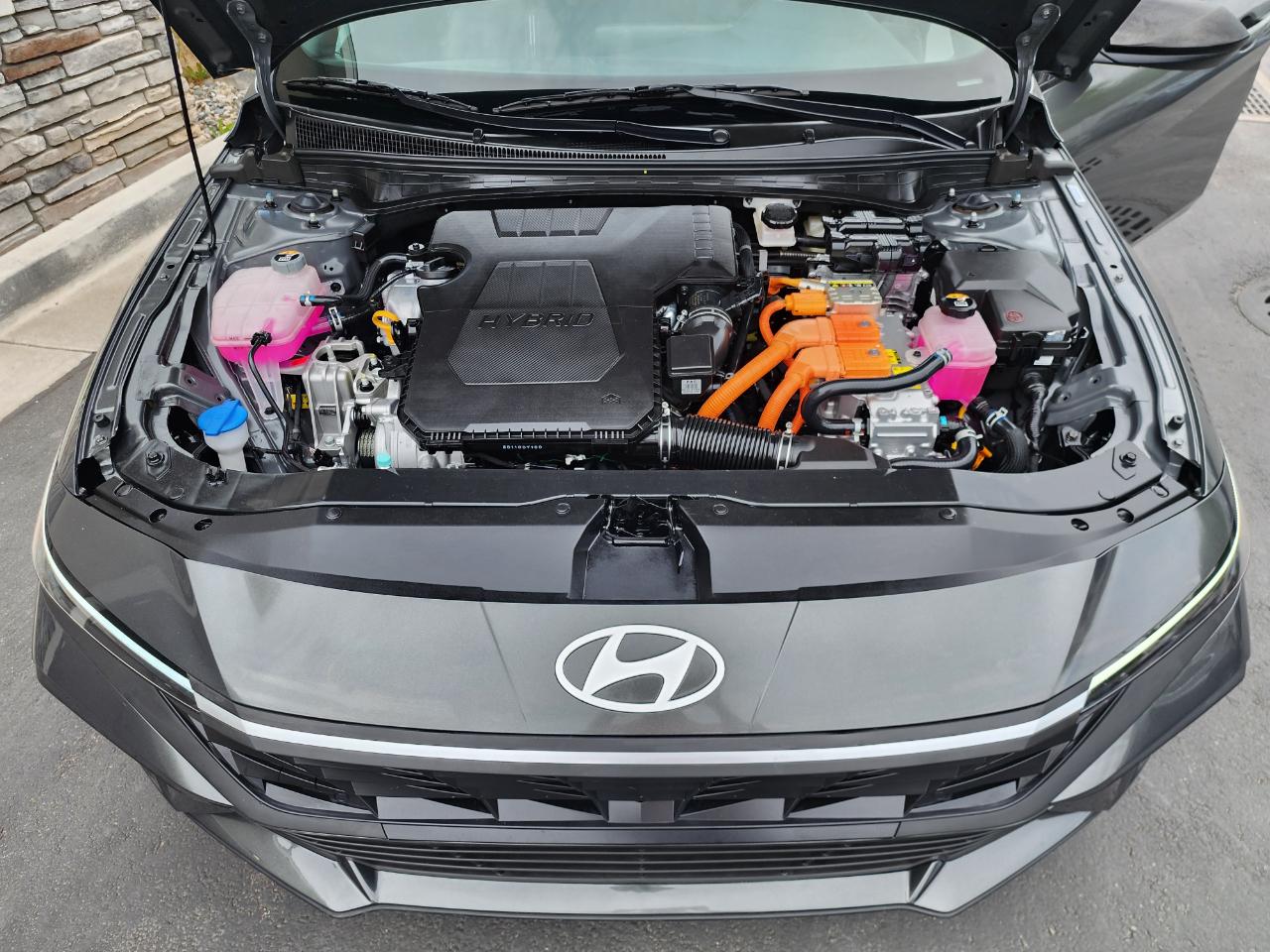 Hyundai Elantra Hybrid  2025