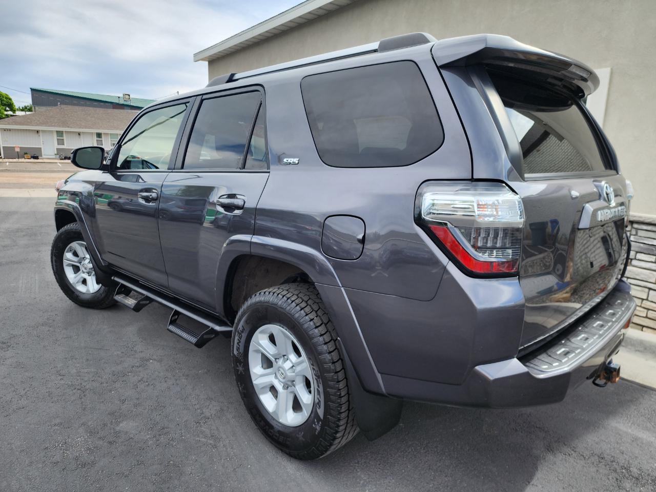 Toyota 4Runner SR5 4WD 2021