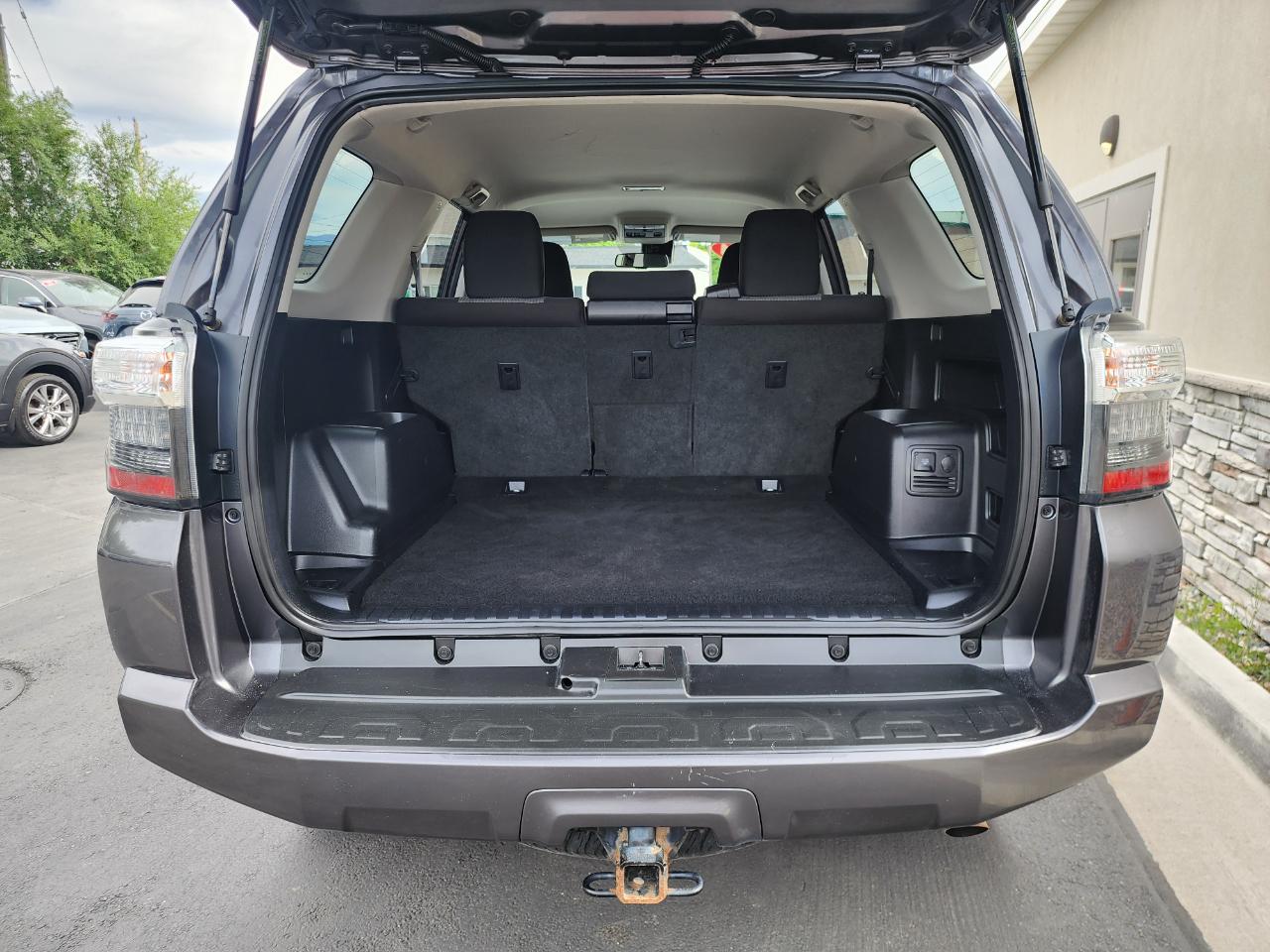 Toyota 4Runner SR5 4WD 2021