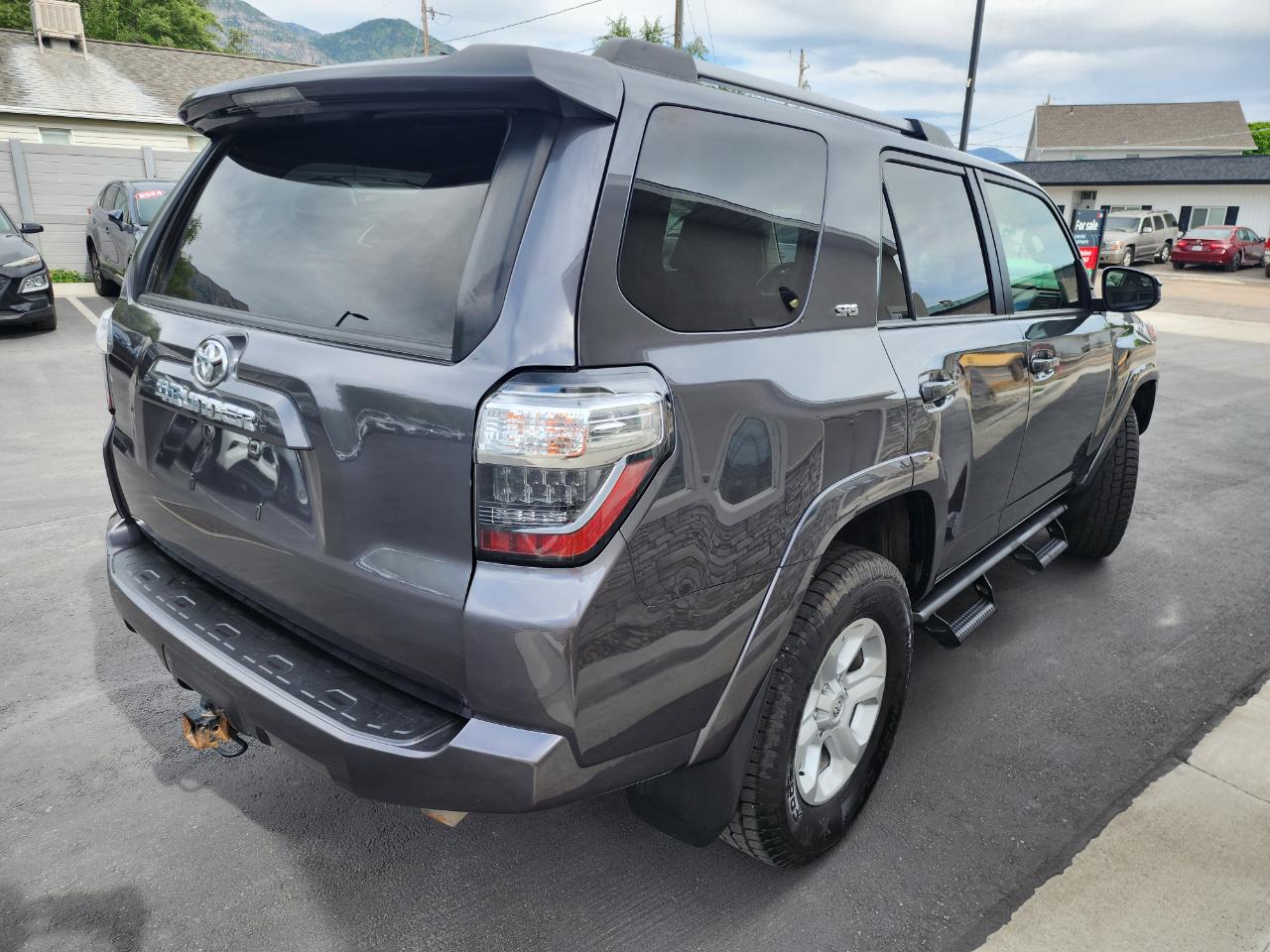 Toyota 4Runner SR5 4WD 2021