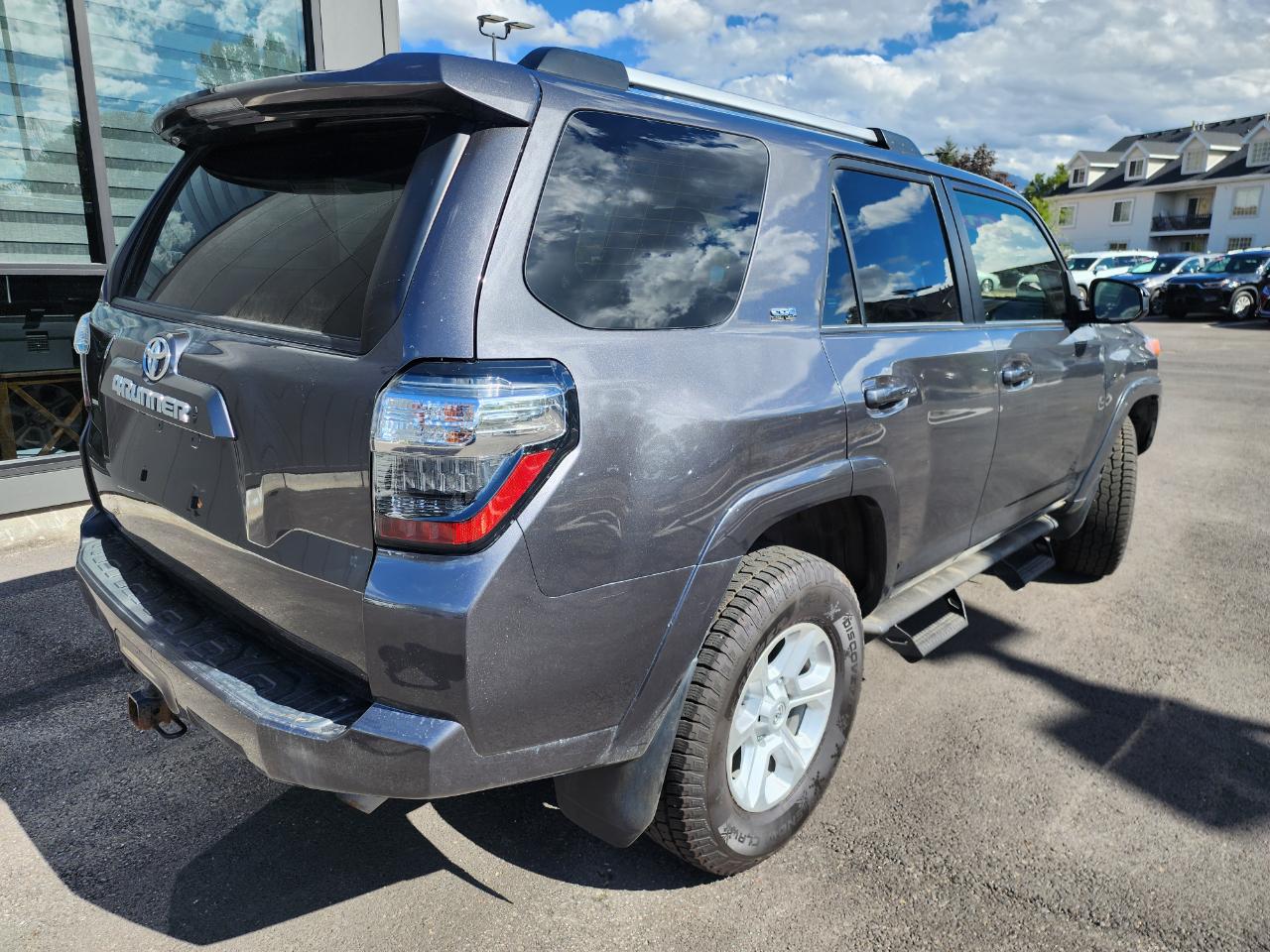 Toyota 4Runner SR5 4WD 2021