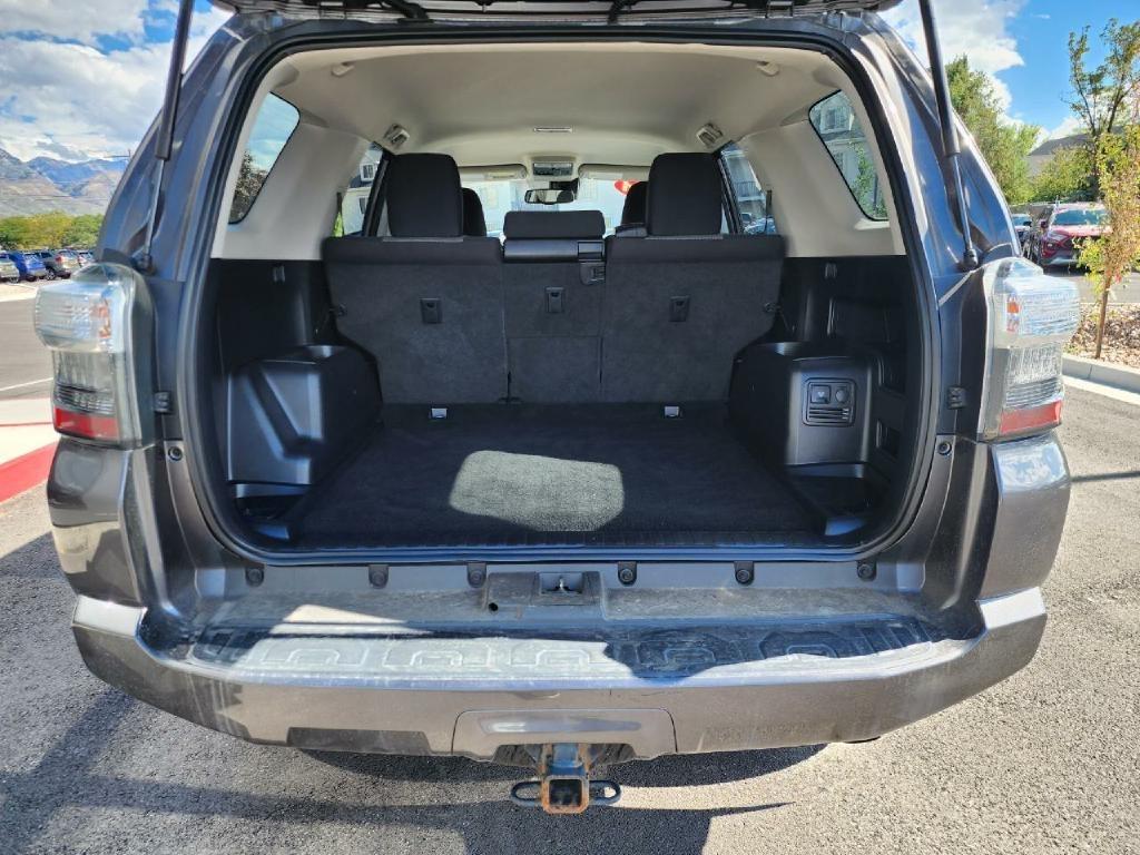 Toyota 4Runner SR5 4WD 2021