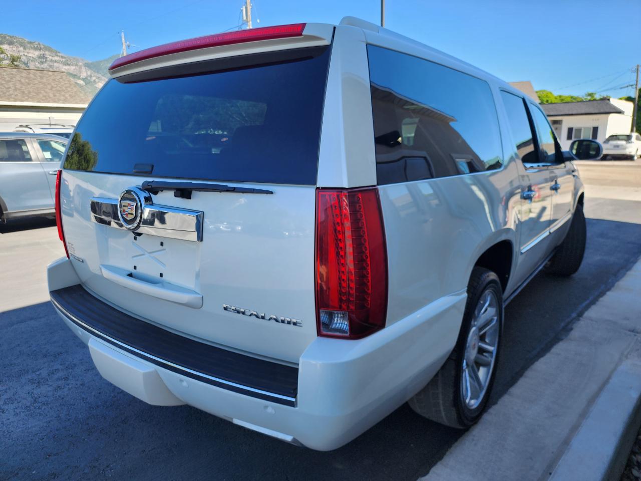 Cadillac Escalade ESV AWD Platinum 2014