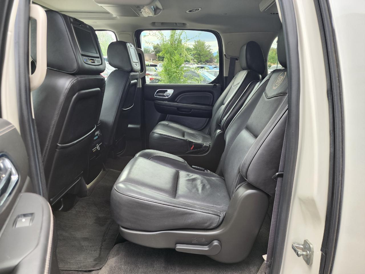 Cadillac Escalade ESV AWD Platinum 2014