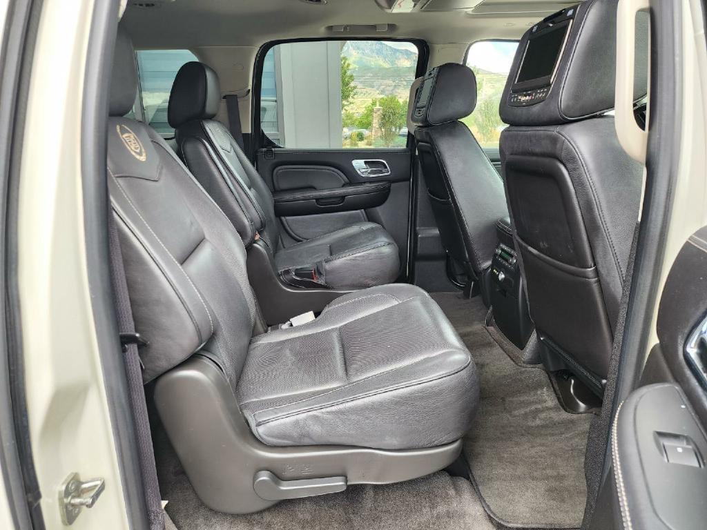 Cadillac Escalade ESV AWD Platinum 2014