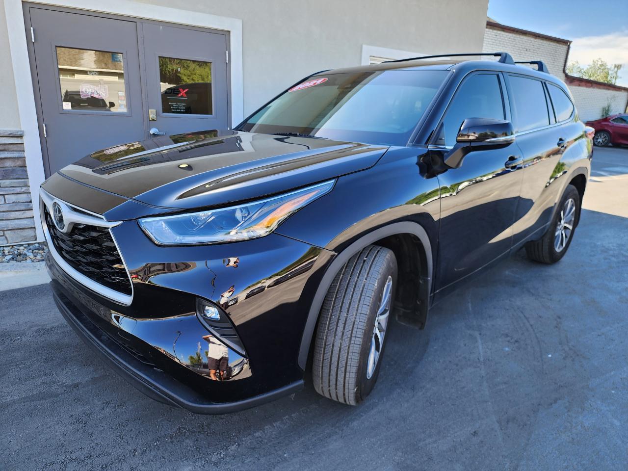 Toyota Highlander LE AWD V6 2021