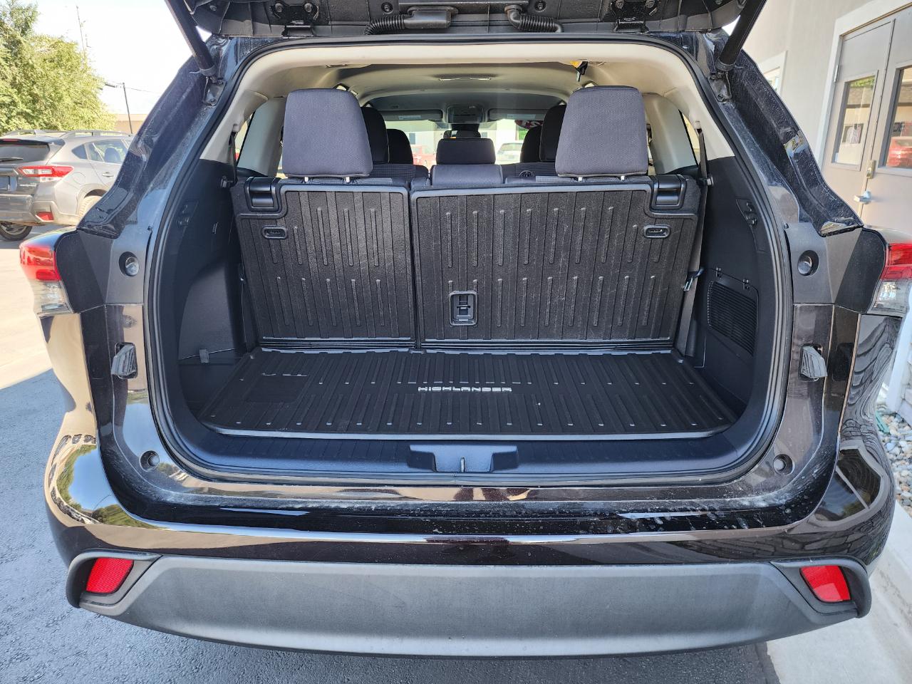 Toyota Highlander LE AWD V6 2021