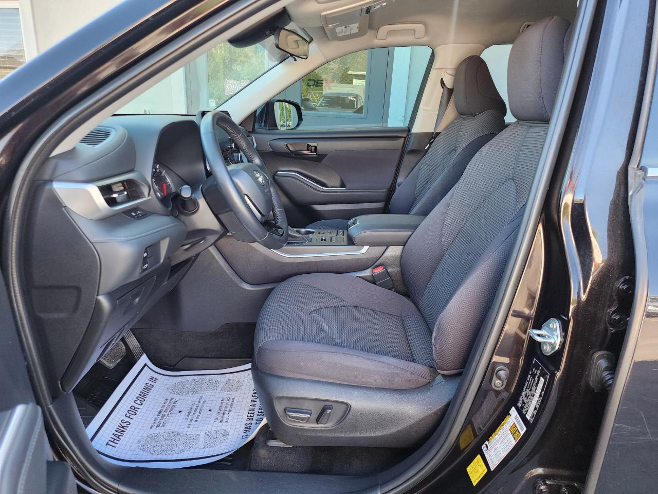 Toyota Highlander LE AWD V6 2021