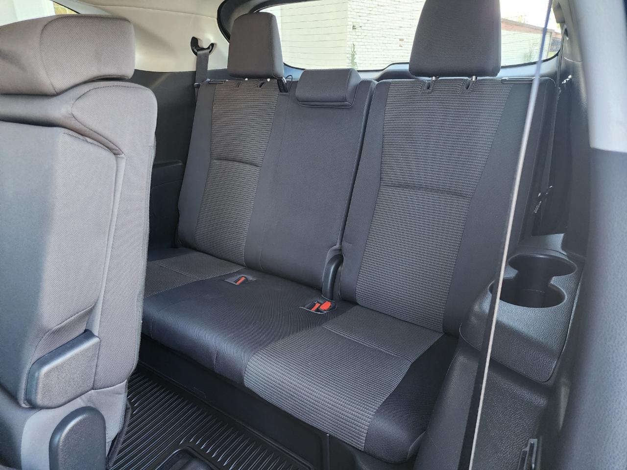 Toyota Highlander LE AWD V6 2021