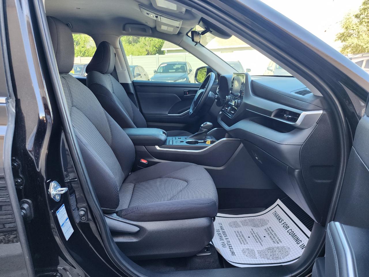 Toyota Highlander LE AWD V6 2021
