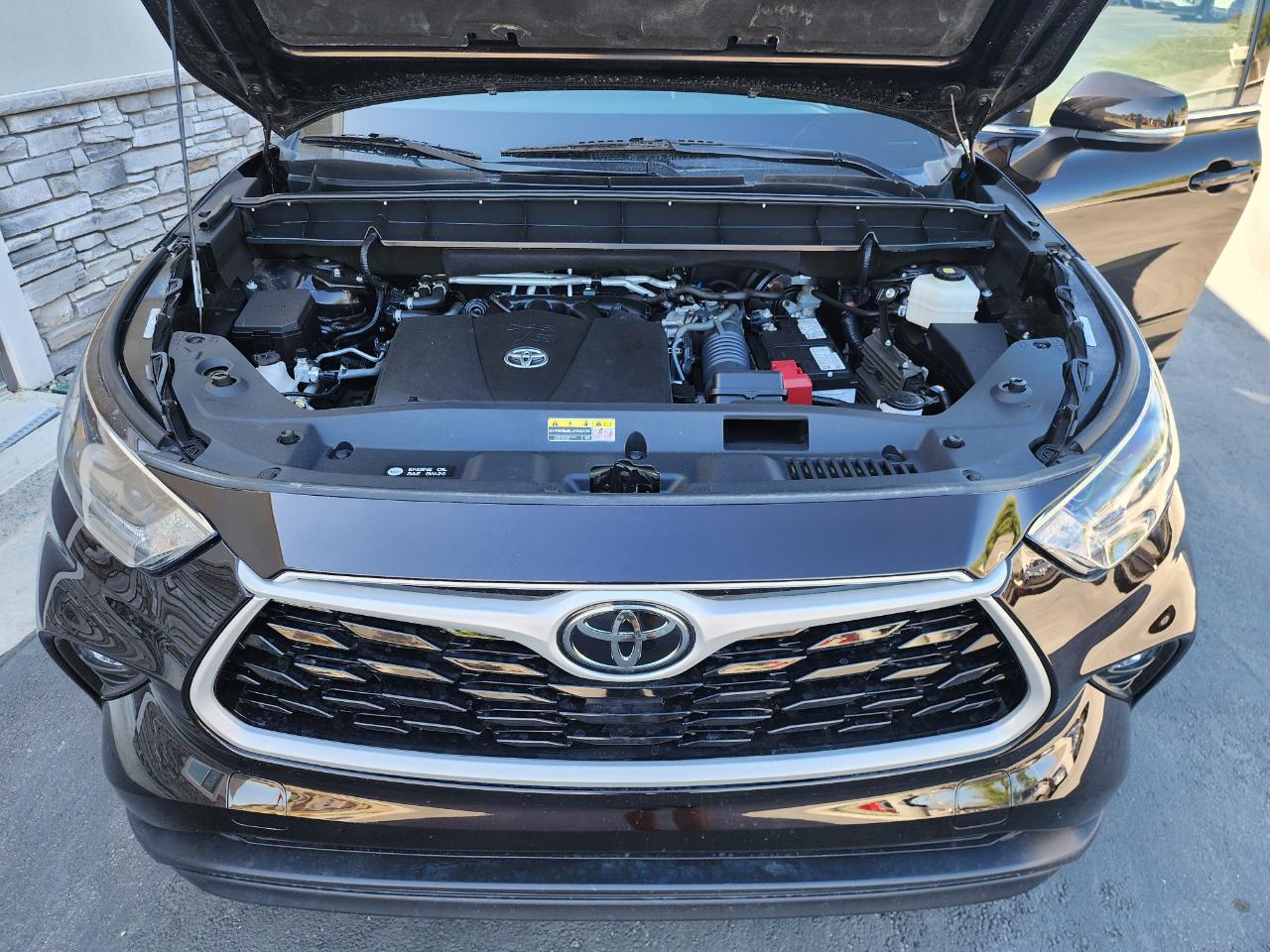 Toyota Highlander LE AWD V6 2021