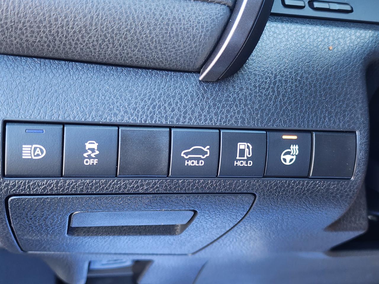 Toyota Camry XLE AWD 2021