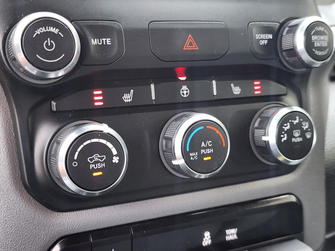 RAM 1500 Big Horn Quad Cab 4WD 2023