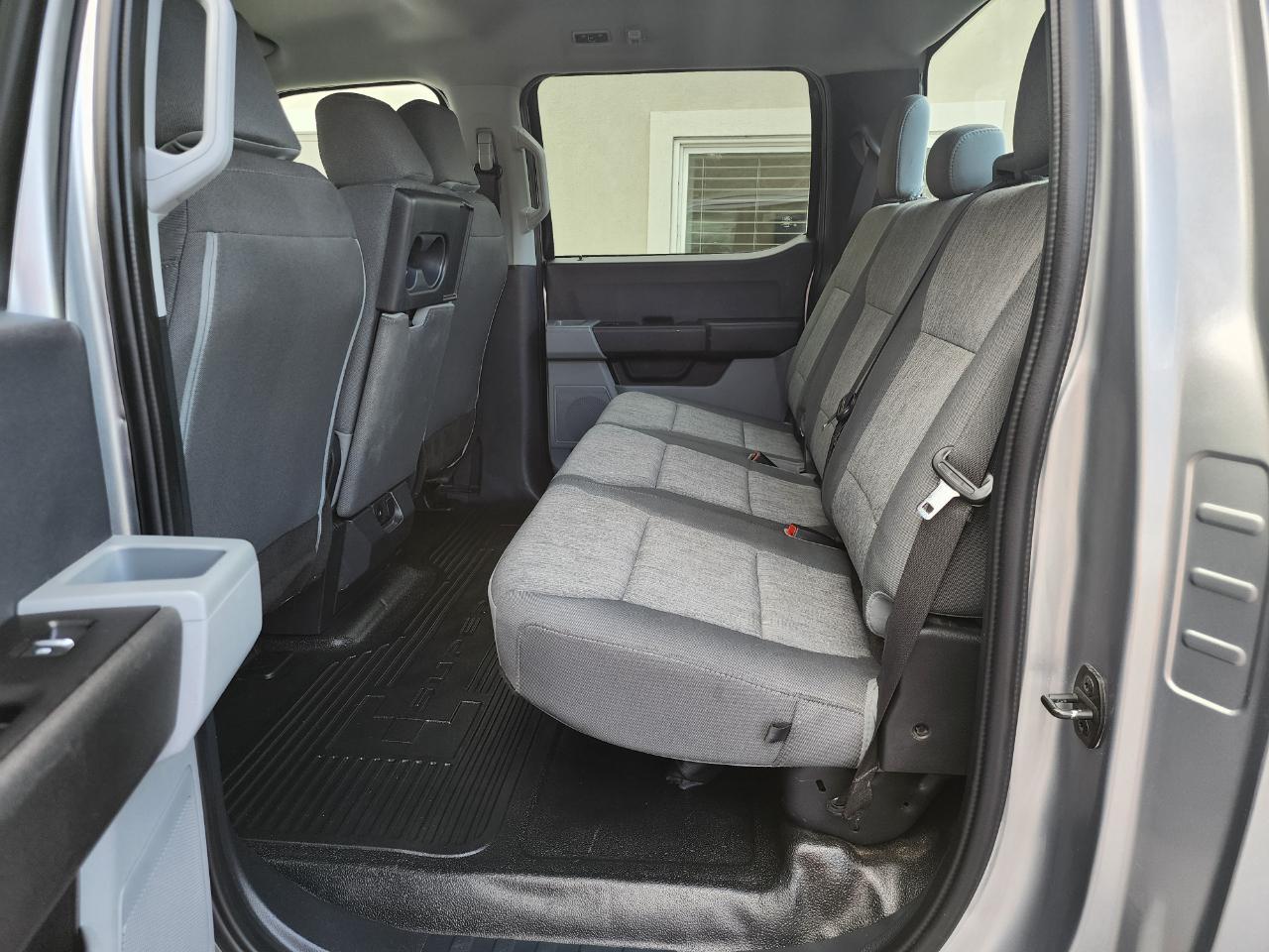 Ford F-350 SD XL Crew Cab Long Bed DRW 4WD 2023
