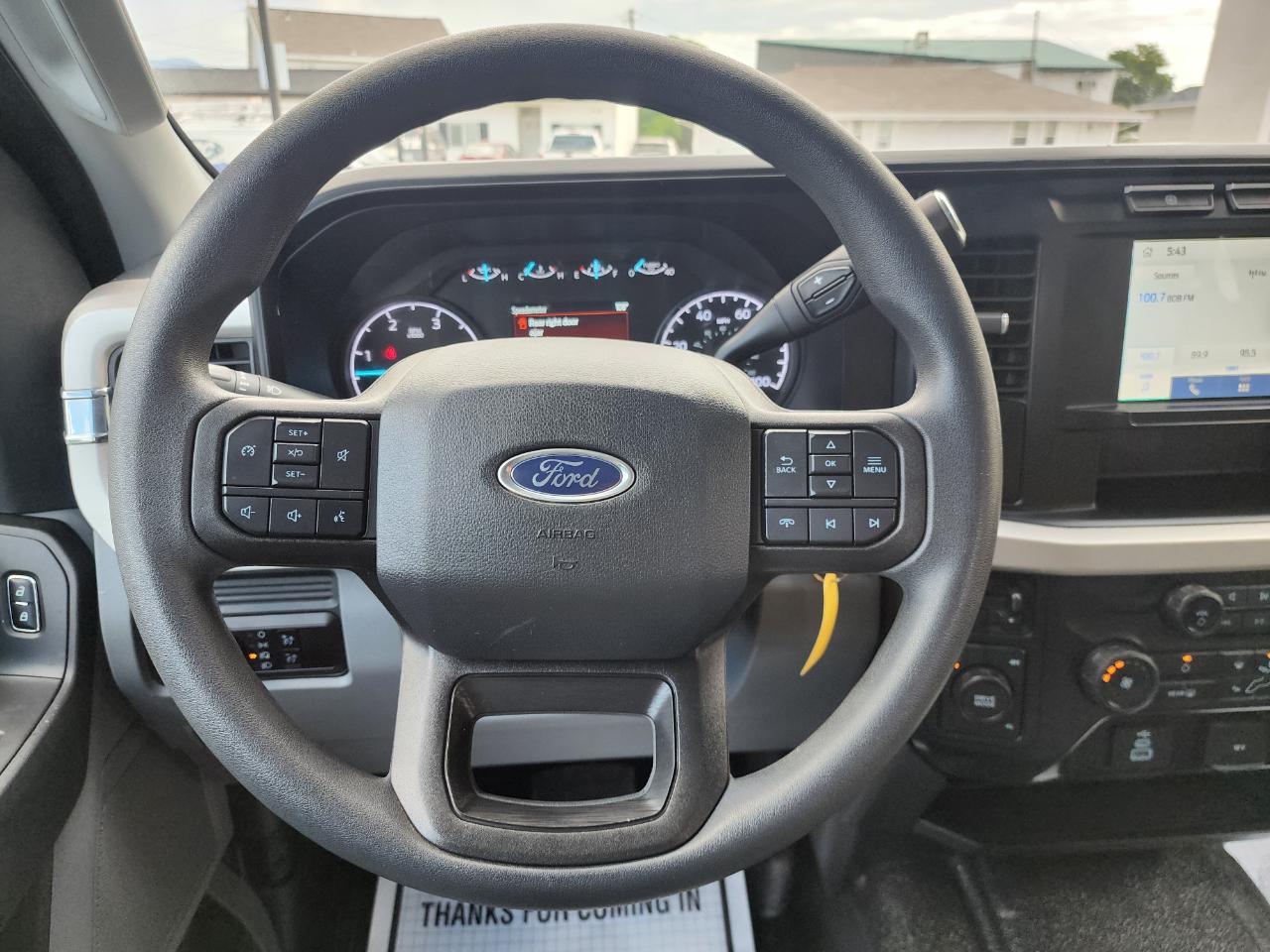Ford F-350 SD XL Crew Cab Long Bed DRW 4WD 2023