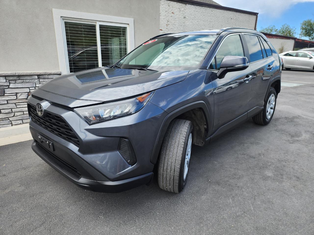Toyota RAV4 LE AWD 2021