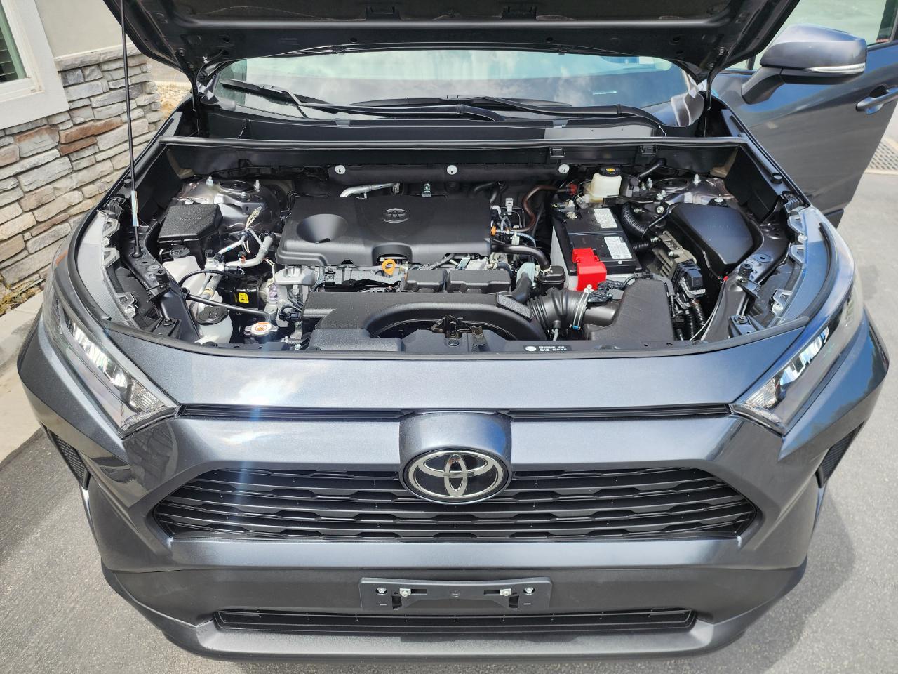 Toyota RAV4 LE AWD 2021
