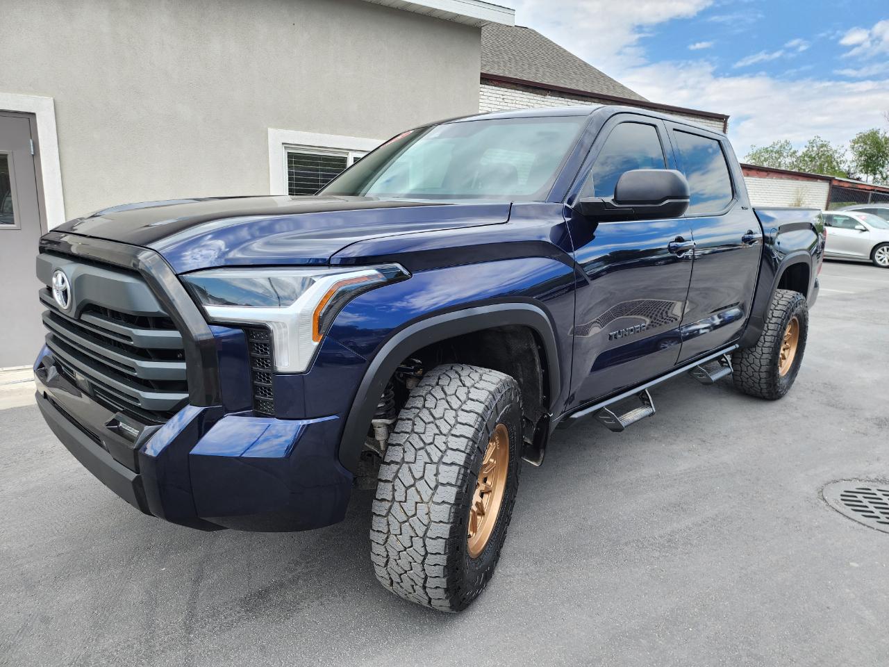 Toyota Tundra SR5 CrewMax 4WD 2025