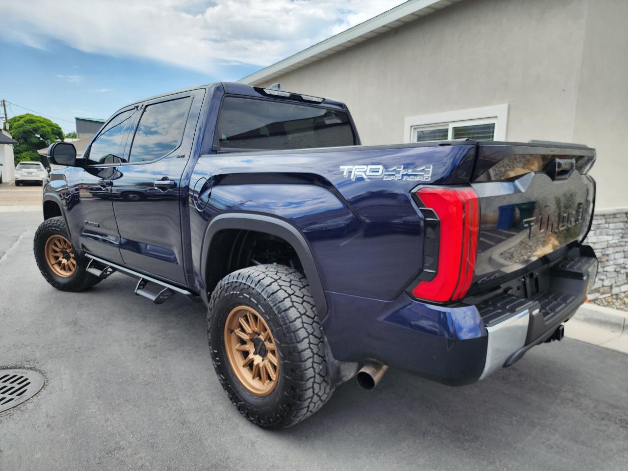 Toyota Tundra SR5 CrewMax 4WD 2025