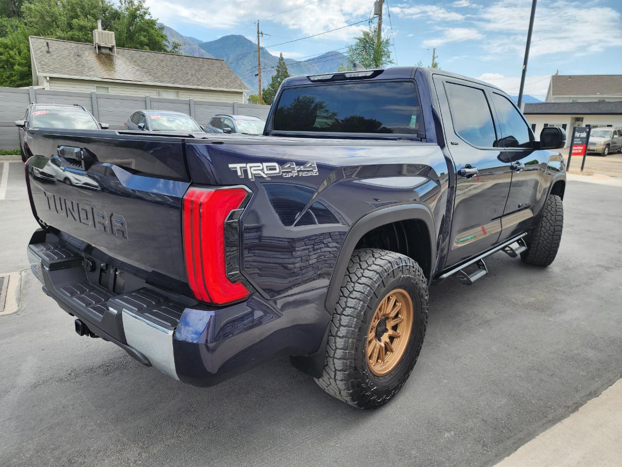 Toyota Tundra SR5 CrewMax 4WD 2025