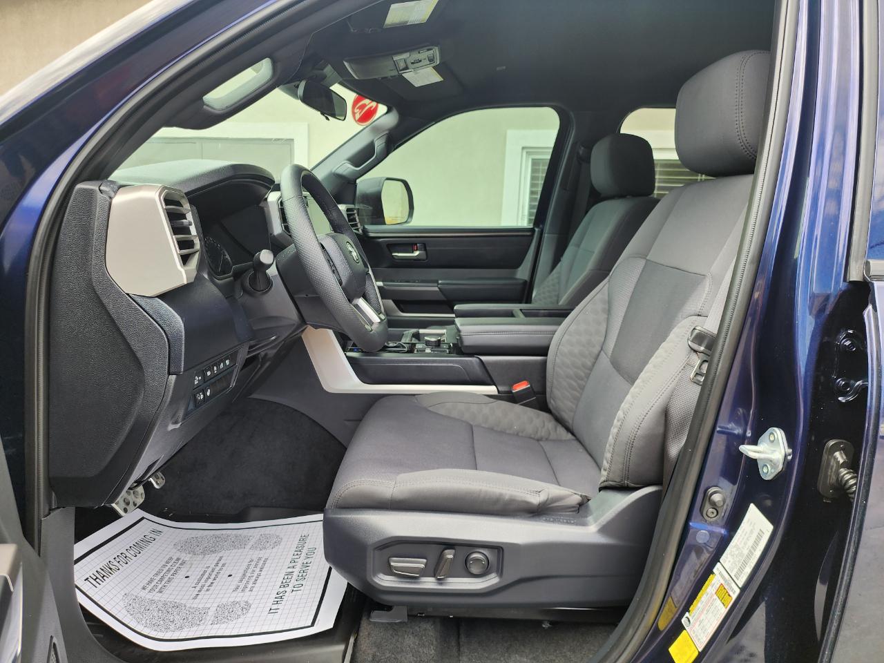 Toyota Tundra SR5 CrewMax 4WD 2025